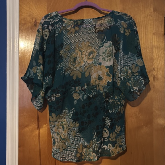 Floral blouse - Picture 4 of 4